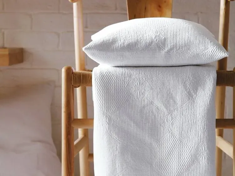 Linge de maison brodé près de Frontignan 
